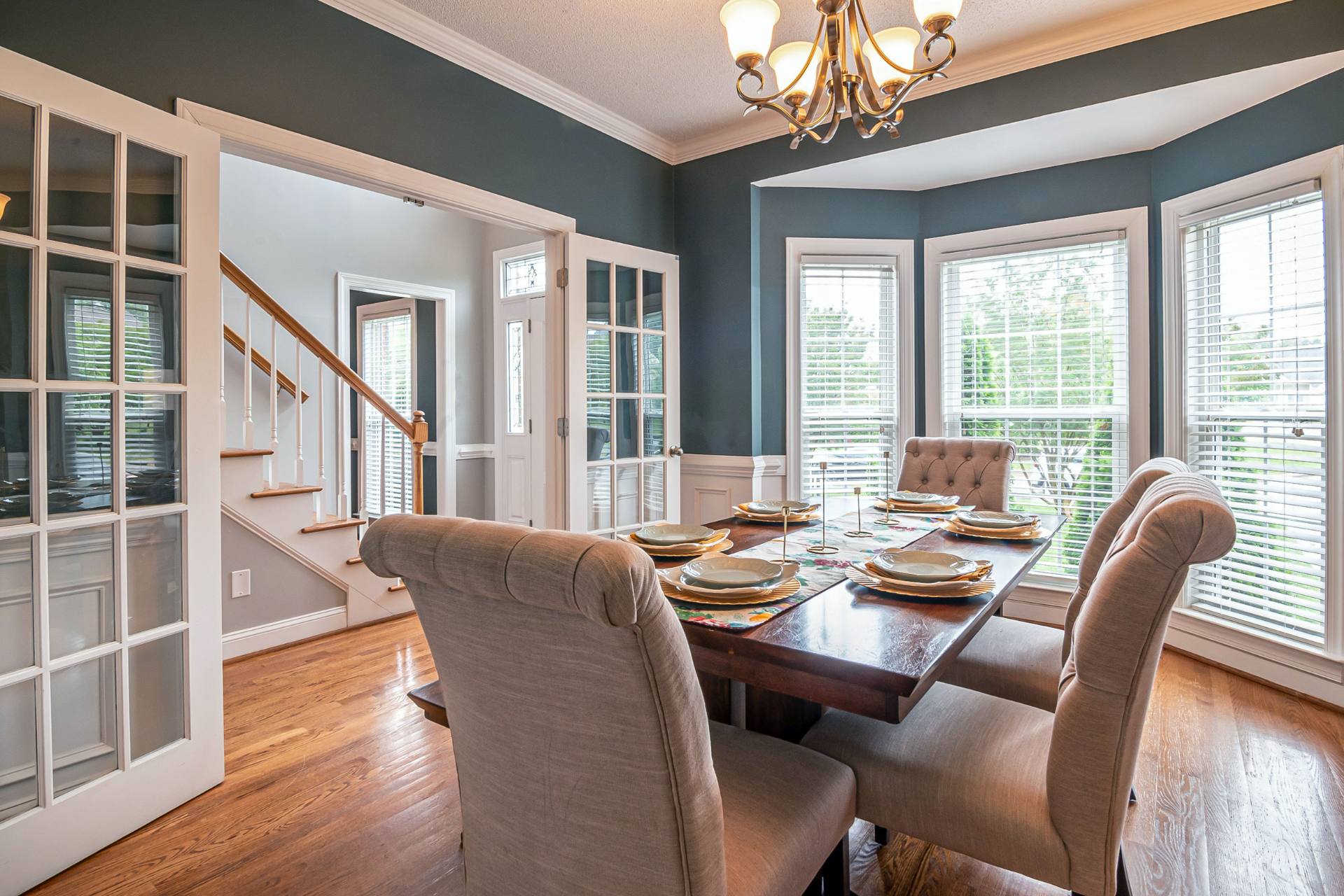 Staged Glasgow home for sale with bay window